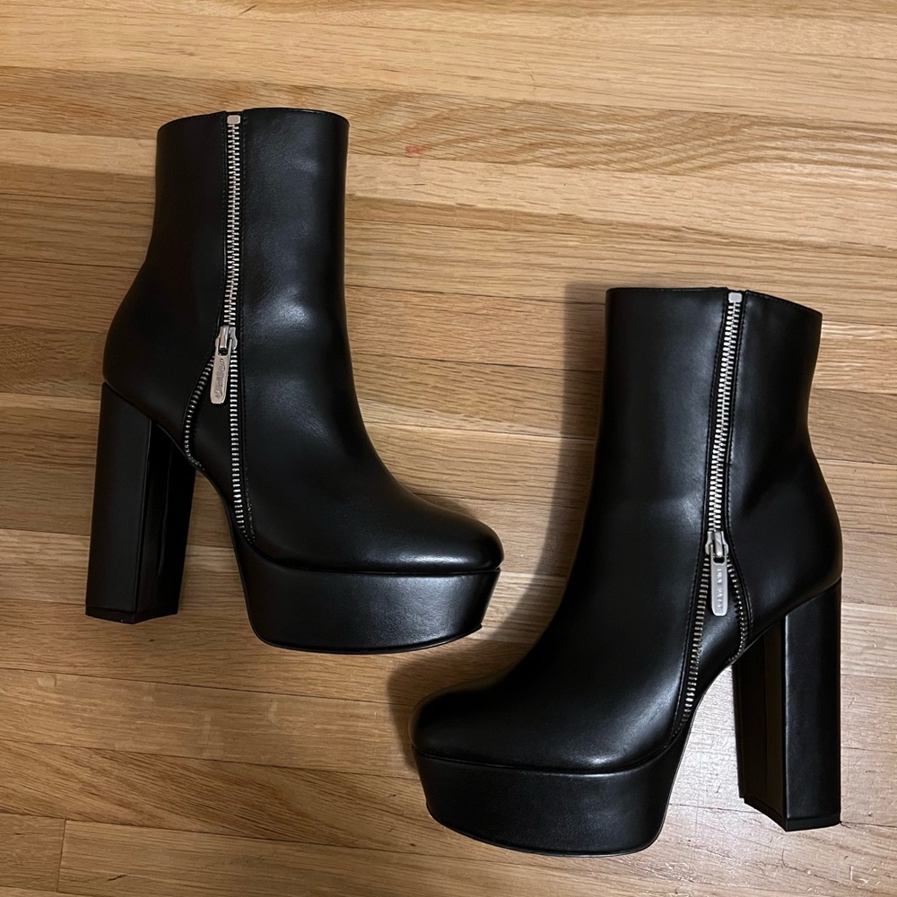 Nine West Black Faux Leather Platform Booties Size 6